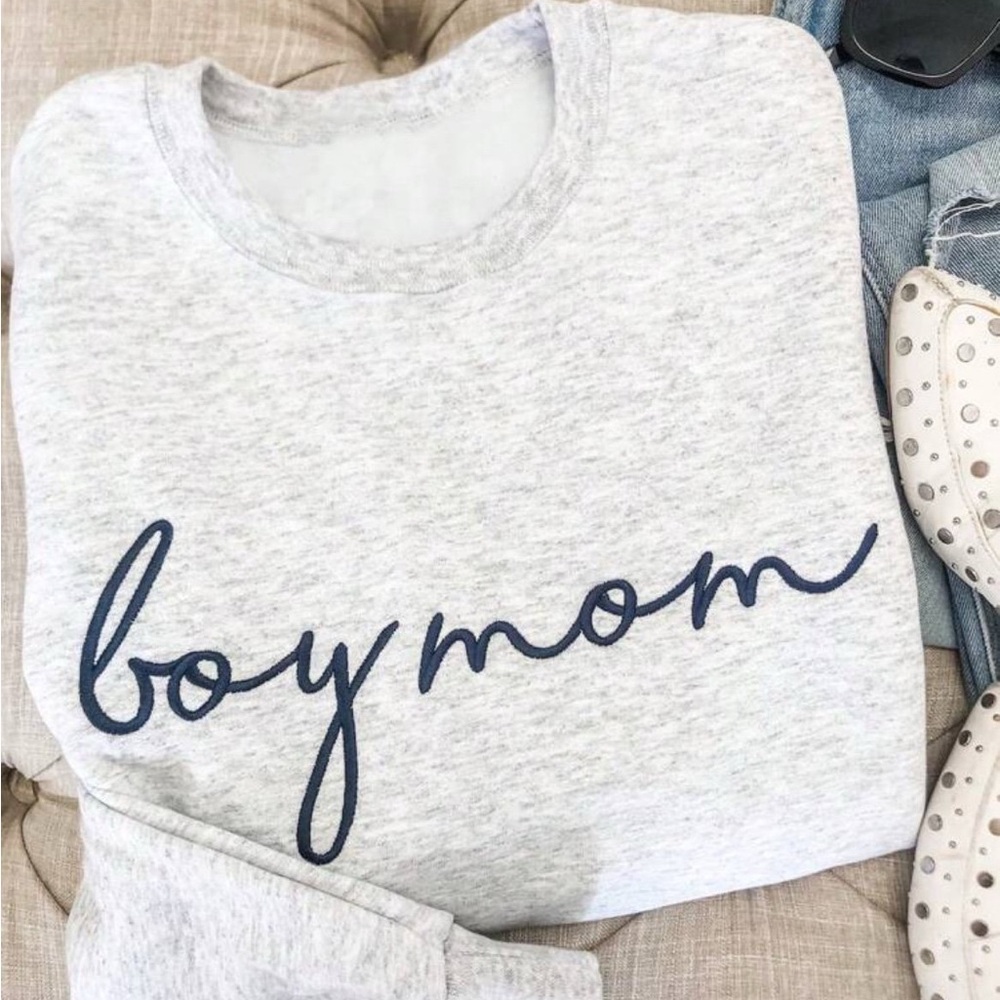 Gildan Light Gray 'Boy Mom' Sweater